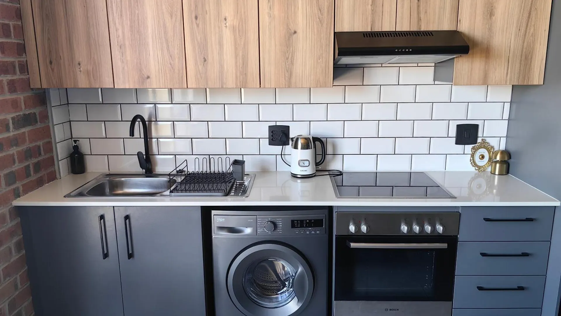 Ultra-Modern Studio Apartment Table View
